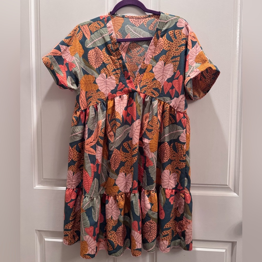 SHEIN Green Multicolor Tropical Leaf V-Neck Tiered Mini Dress